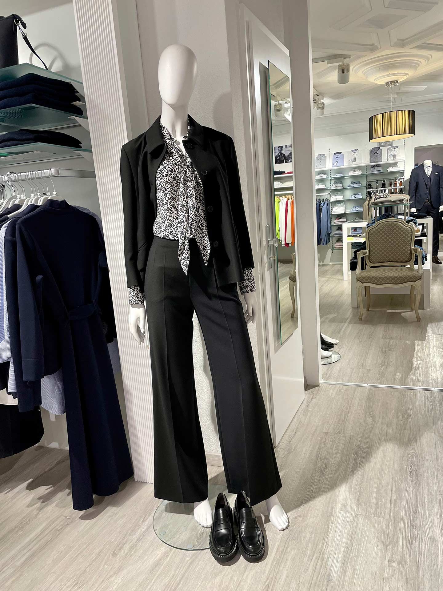 Herbstoutfits für Herren – Aeronautica Militare und Joop! kombiniert