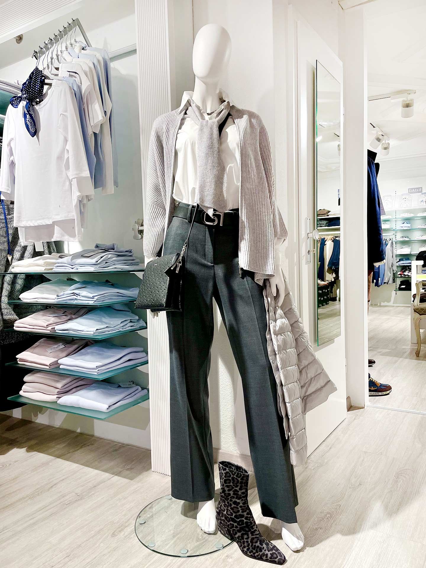 Struktur & Komfort – Layeringlook mit Montereggi, Cambio & Joop!