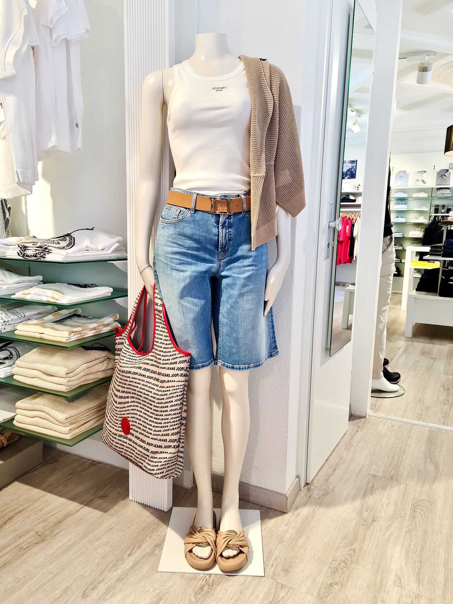 City-Sommerlook mit Joop! und Cambio – 2025