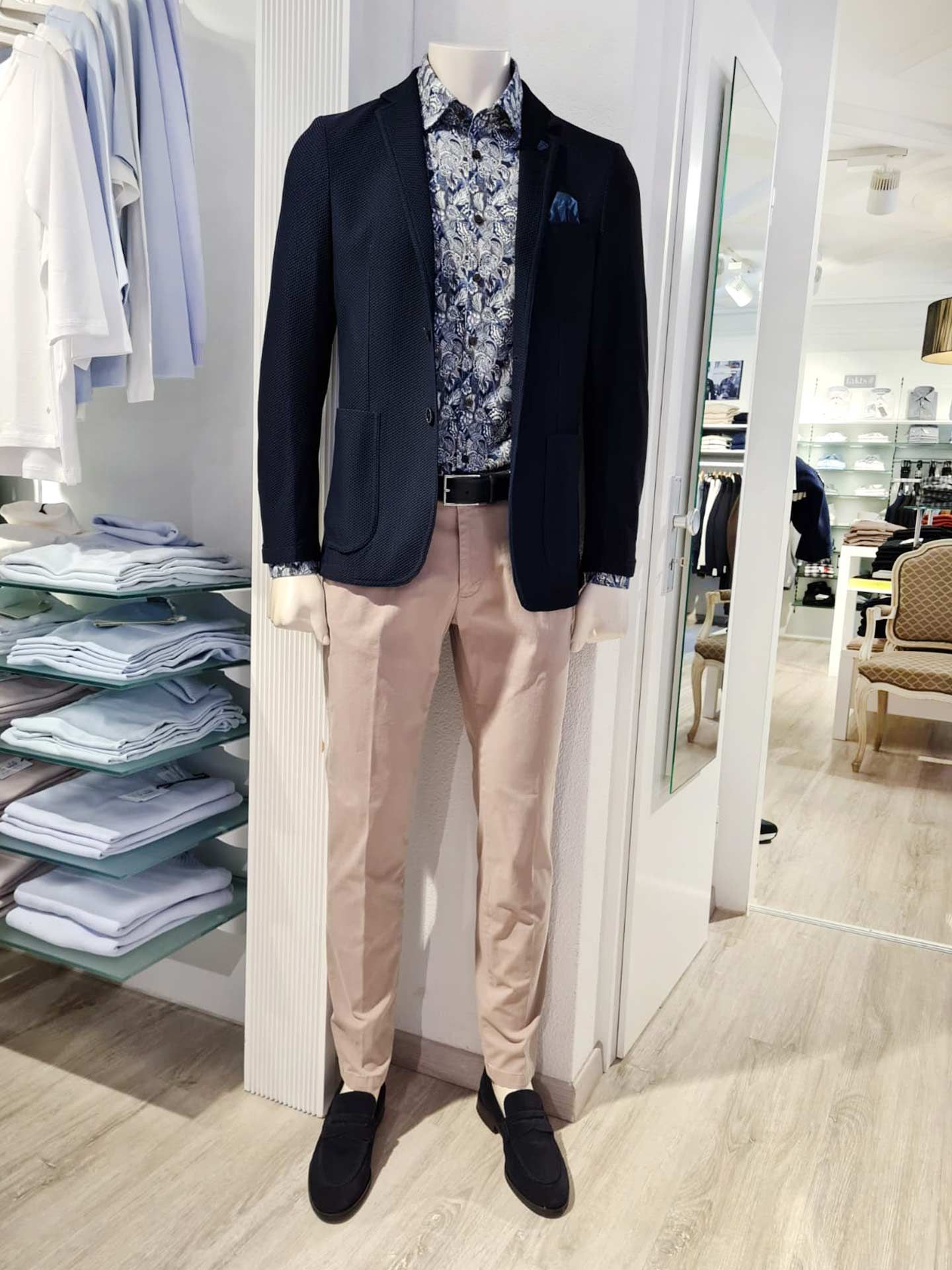 Business-Herbstlook mit Sakko & Chino – R2 Amsterdam & Baldessarini