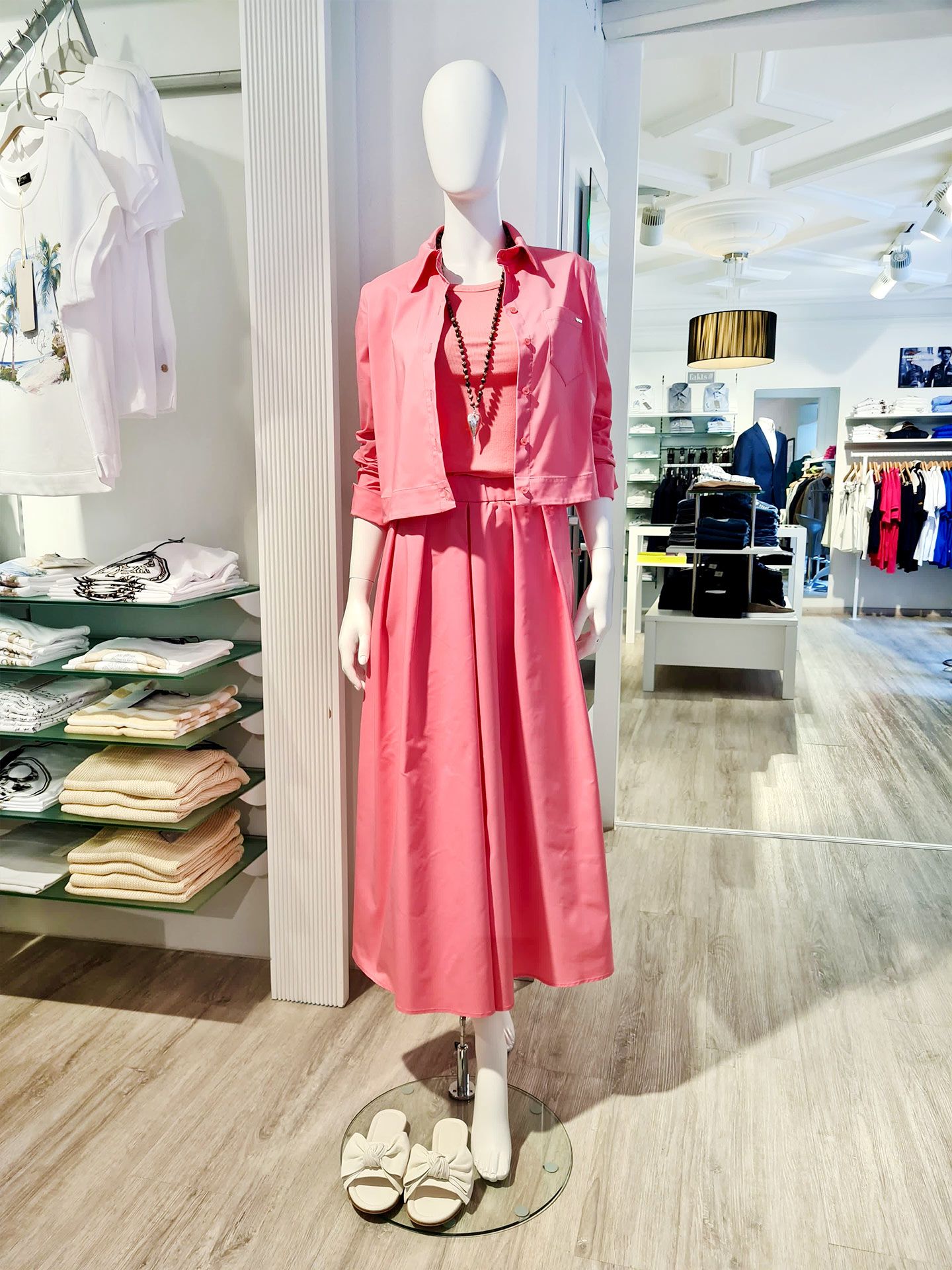 Taft-Kombination in Pink von RIANI – Sommer 2025